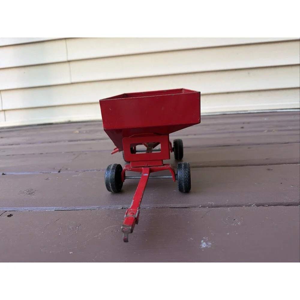 Vintage Ertl International Red Gravity Box Wagon 1/16  In Good Working Cond.